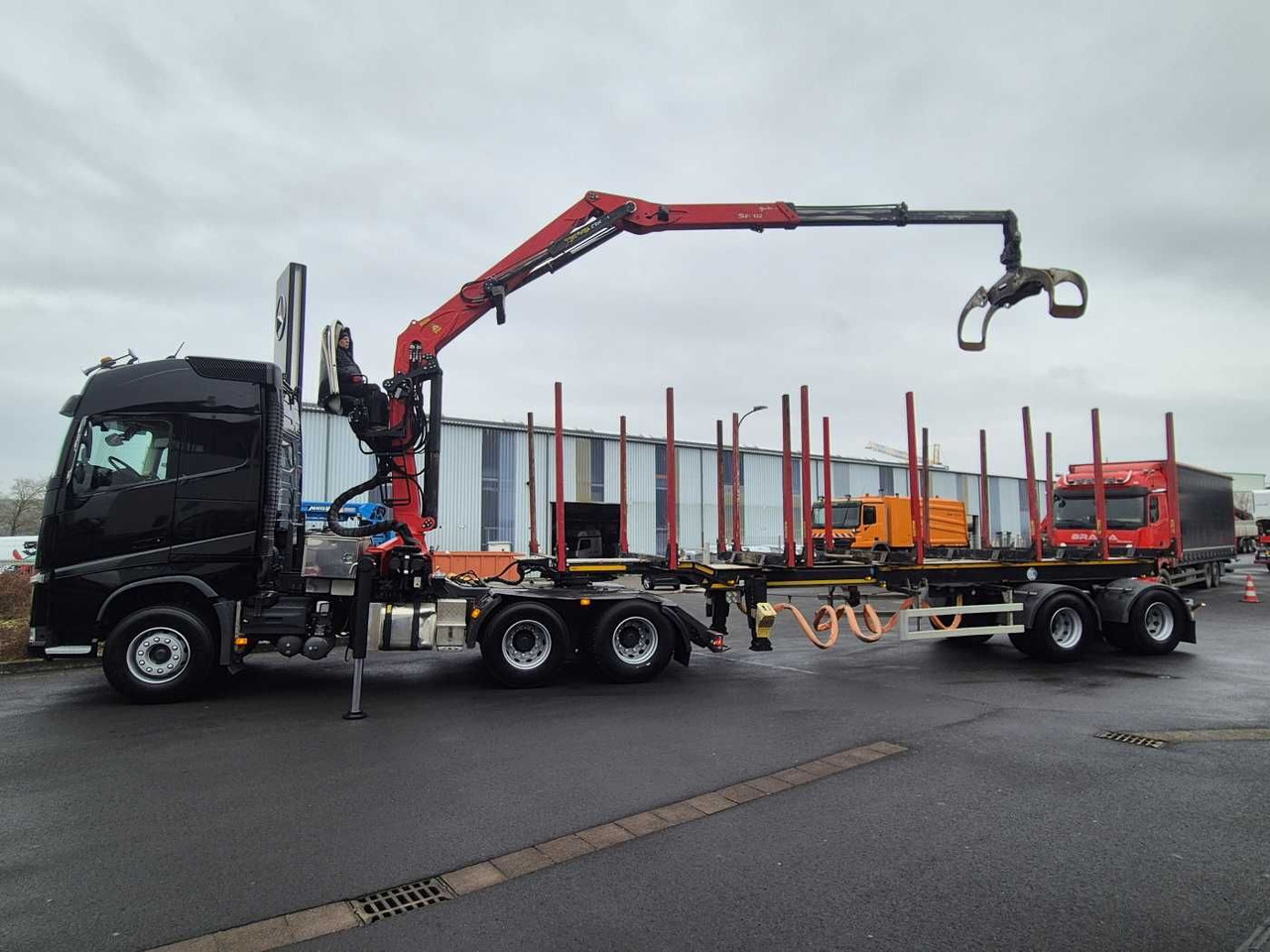 Volvo FH 540 6x4 Palfinger S260Z96 Doll Teleskop-Langh - شاحنة قطع الأشجار: صور 4 Volvo FH 540 6x4 Palfinger S260Z96 Doll Teleskop-Langh - شاحنة قطع الأشجار: صور 4