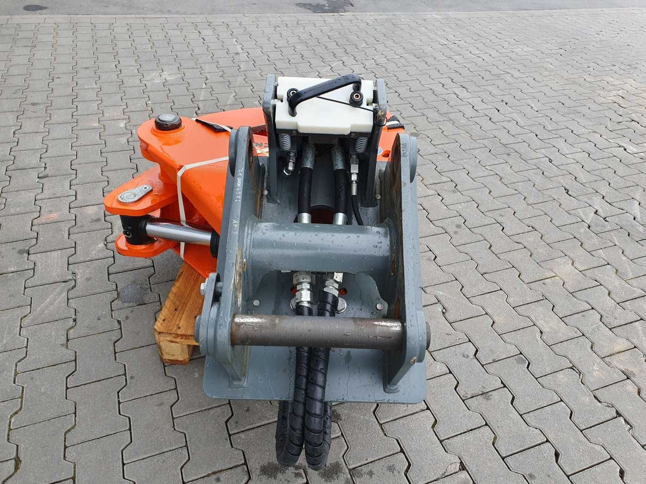 Westtech CL260 Fällgreifer Likufix SW33 2024 - رؤوس حصادات: صور 5 Westtech CL260 Fällgreifer Likufix SW33 2024 - رؤوس حصادات: صور 5
