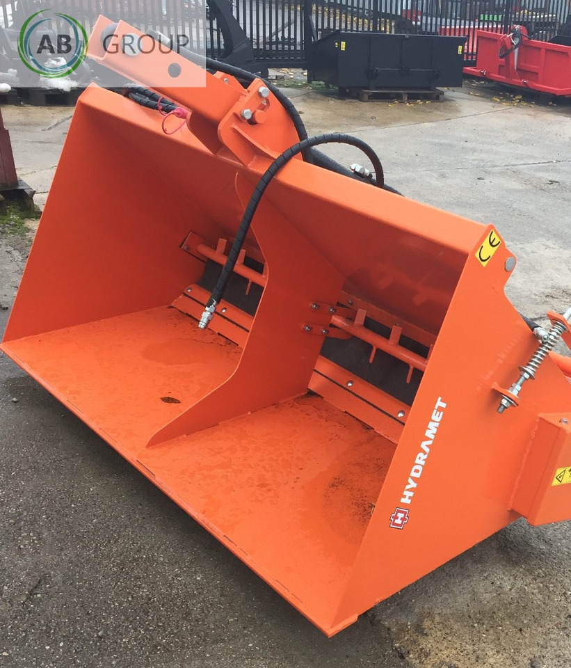 Hydramet tractor sand spreader T-018 - الرمال مفرشة: صور 2 Hydramet tractor sand spreader T-018 - الرمال مفرشة: صور 2