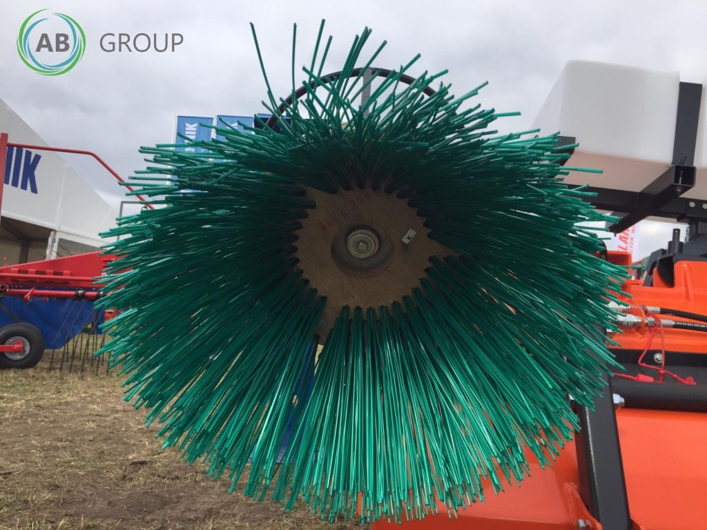 Metal-Technik TOP MT tractor road sweeper 2 m - مكنسة - سيارة بلدية: صور 2 Metal-Technik TOP MT tractor road sweeper 2 m - مكنسة - سيارة بلدية: صور 2