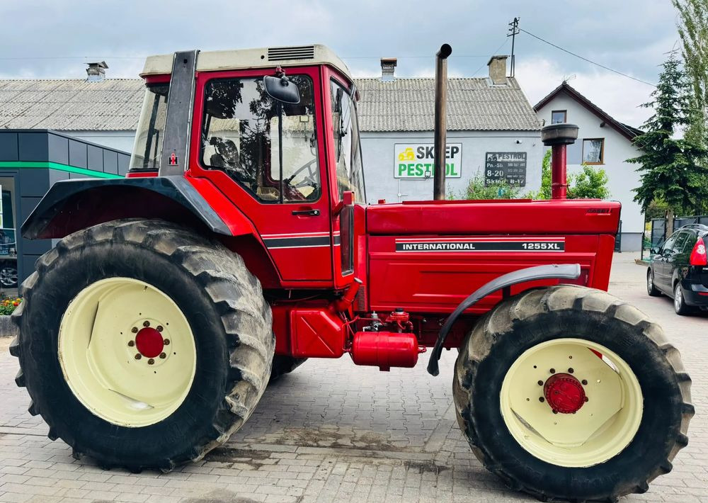 Case IH 1255 XL - جرار: صور 2 Case IH 1255 XL - جرار: صور 2