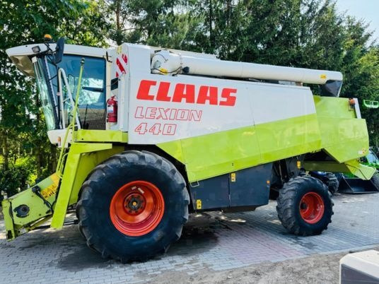 Claas LEXION 440 - حصادة شاملة: صور 2 Claas LEXION 440 - حصادة شاملة: صور 2