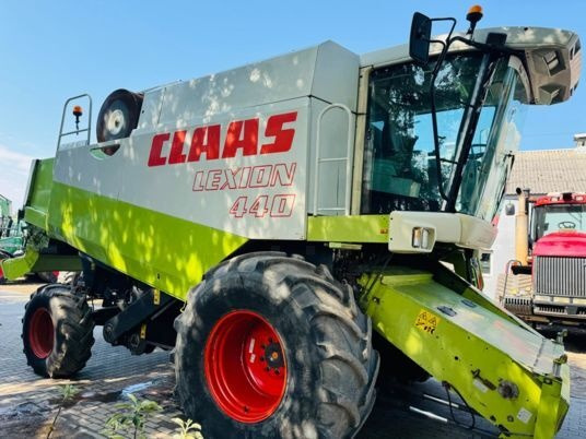 Claas LEXION 440 - حصادة شاملة: صور 4 Claas LEXION 440 - حصادة شاملة: صور 4