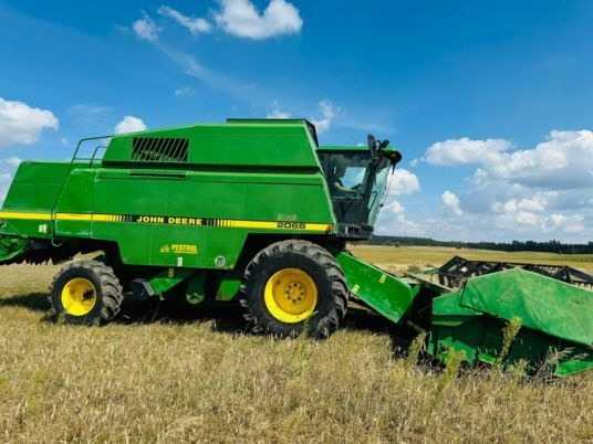 حصادة شاملة John Deere 2066: صور 7