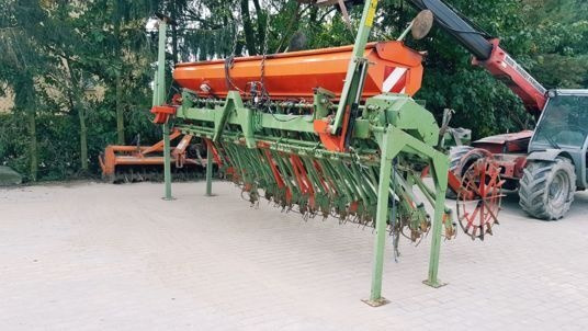 Kuhn LOGISEM 4000 - معدات بذار: صور 5 Kuhn LOGISEM 4000 - معدات بذار: صور 5