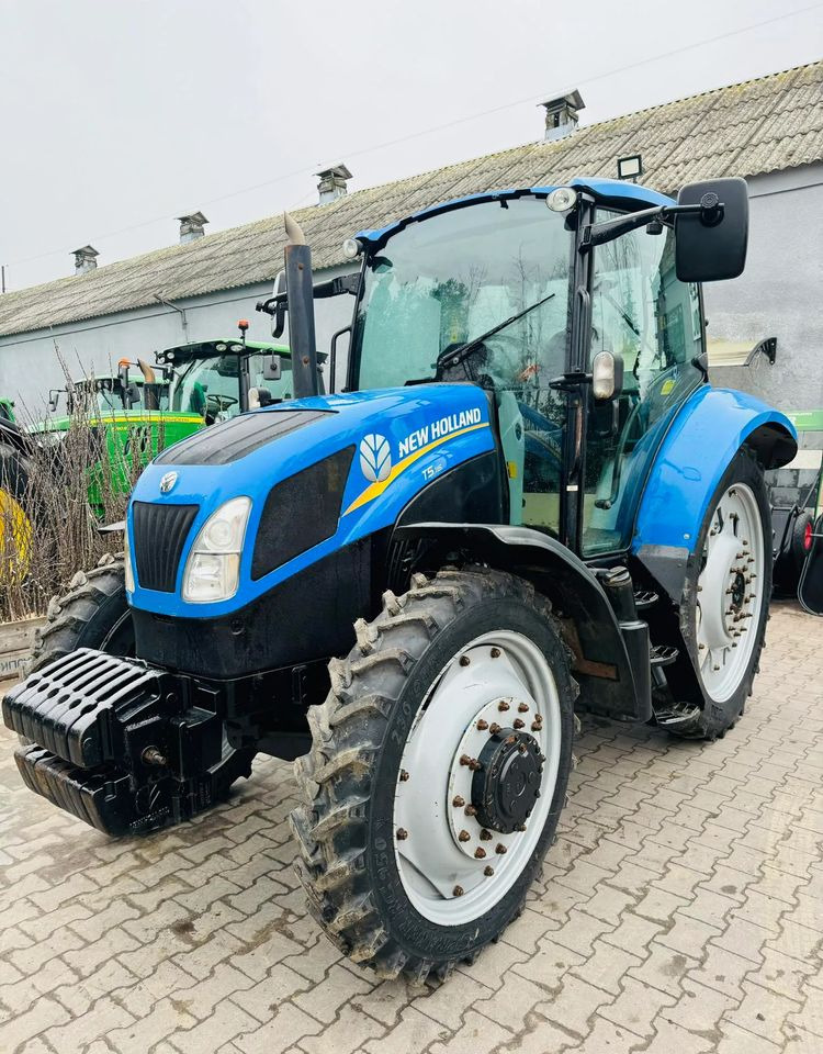 New Holland T5.115 - جرار: صور 4 New Holland T5.115 - جرار: صور 4