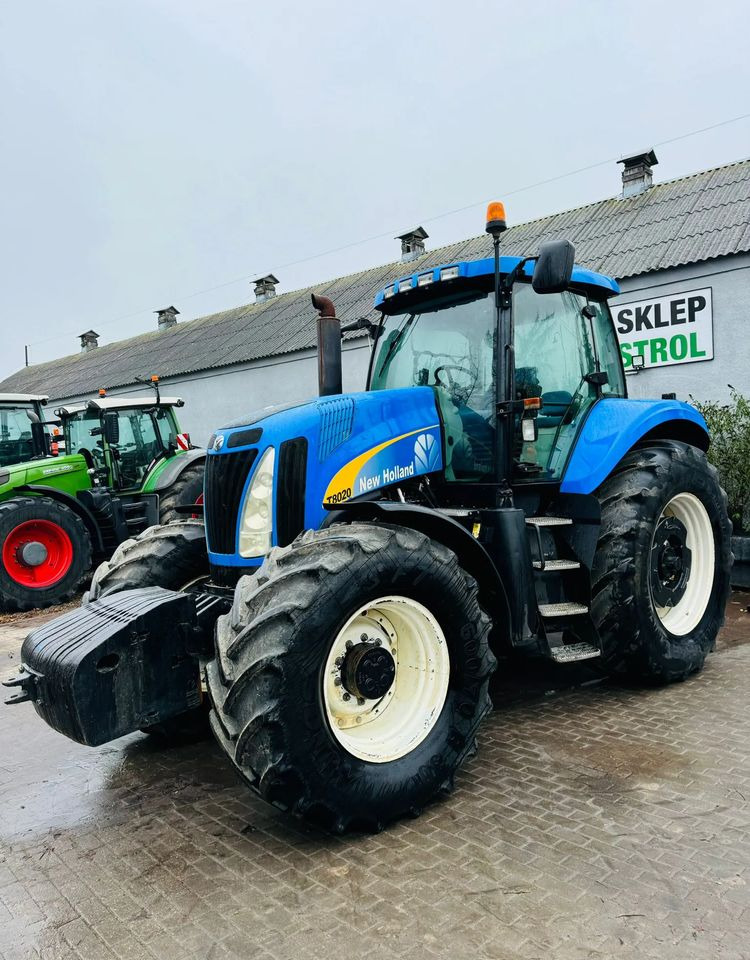 New Holland T8020 - جرار: صور 1 New Holland T8020 - جرار: صور 1