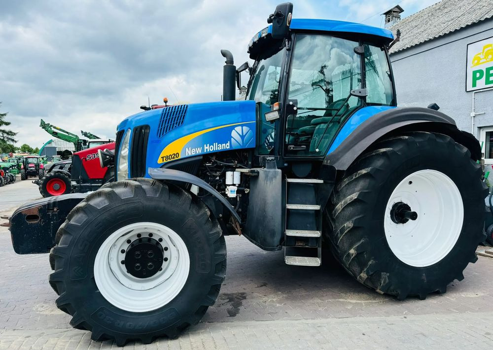 New Holland T8020 - جرار: صور 5 New Holland T8020 - جرار: صور 5