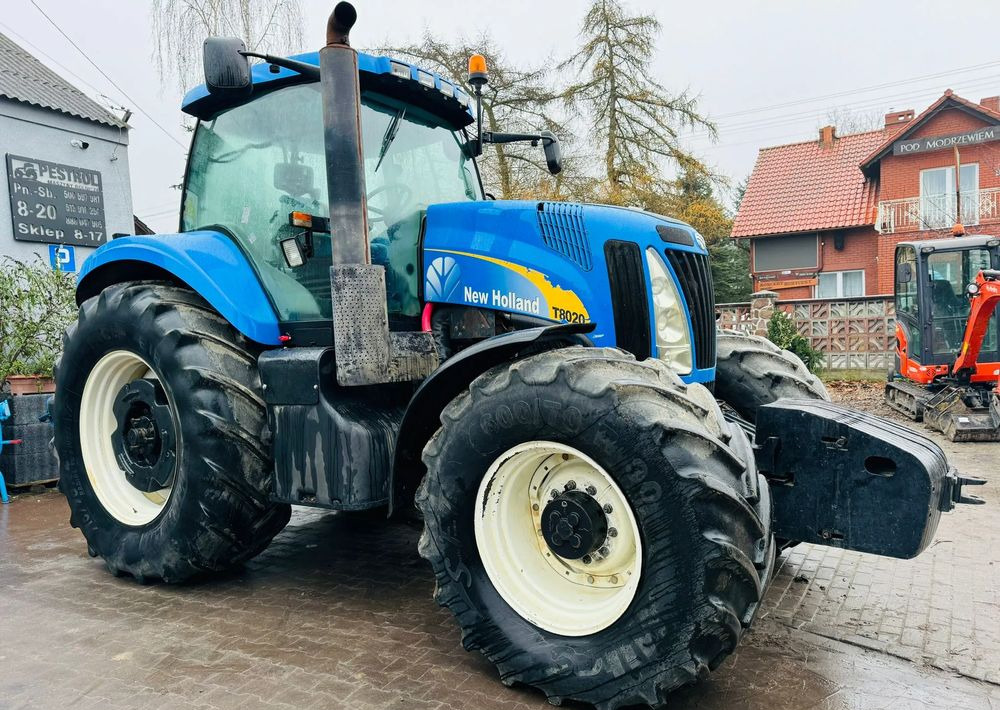 New Holland T8020 - جرار: صور 4 New Holland T8020 - جرار: صور 4