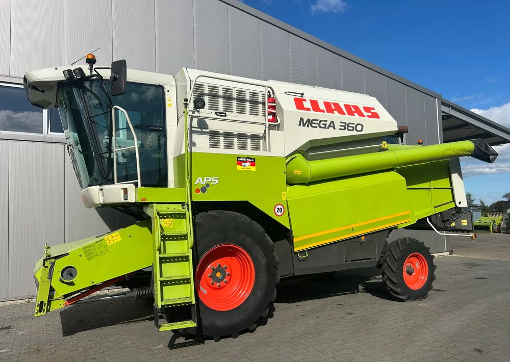Claas Mega 360 - حصادة شاملة: صور 1 Claas Mega 360 - حصادة شاملة: صور 1