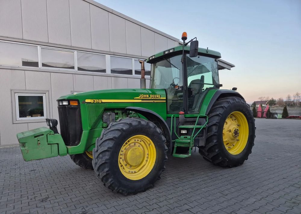 John Deere 8310 - جرار: صور 1 John Deere 8310 - جرار: صور 1