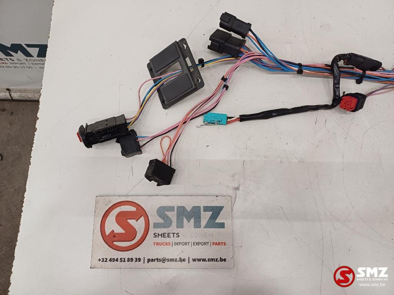 Caterpillar Wiring harness left hand console Caterpillar - الكابلات / الأسلاك - شاحنة: صور 3 Caterpillar Wiring harness left hand console Caterpillar - الكابلات / الأسلاك - شاحنة: صور 3