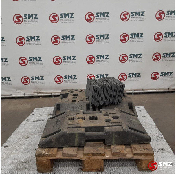 Diversen Occ lot steunvoeten verkeersborden - قطع الغيار - شاحنة: صور 4 Diversen Occ lot steunvoeten verkeersborden - قطع الغيار - شاحنة: صور 4