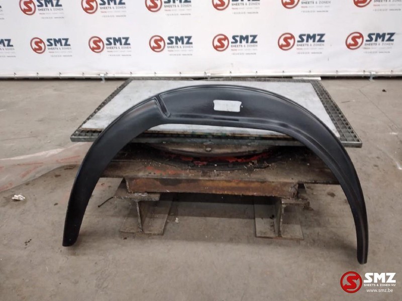 Iveco Spatbord voorzijde rechts Iveco 190 - درابزين - شاحنة: صور 1 Iveco Spatbord voorzijde rechts Iveco 190 - درابزين - شاحنة: صور 1