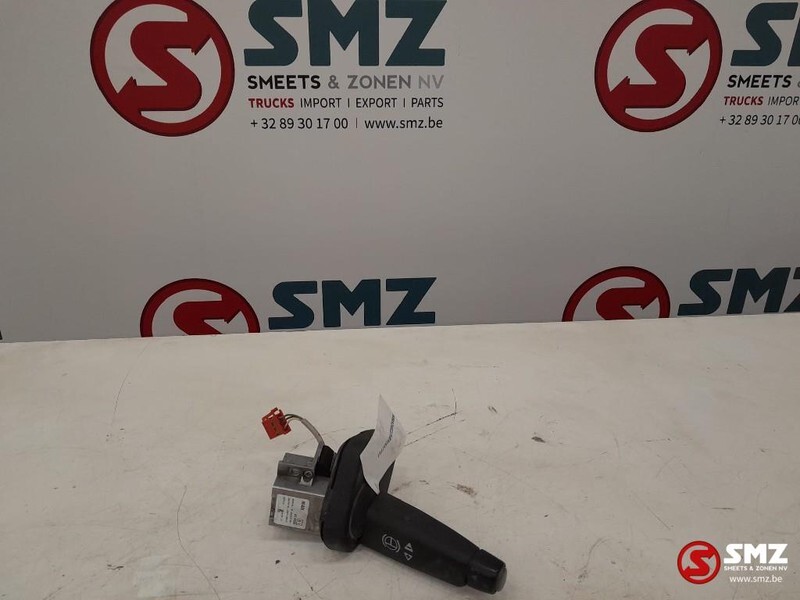MAN Occ combischakelaar retarder MAN TGS 81255090159 - الكابينة والداخلية - شاحنة: صور 3 MAN Occ combischakelaar retarder MAN TGS 81255090159 - الكابينة والداخلية - شاحنة: صور 3