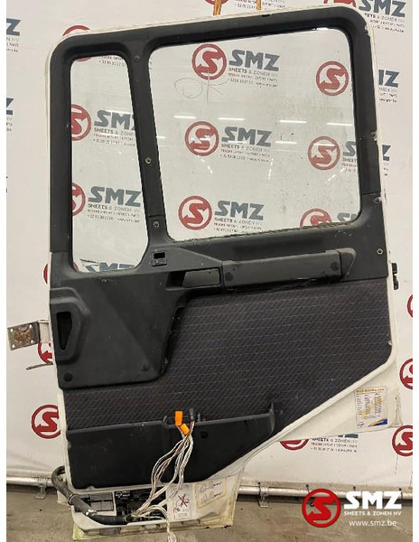 MAN Occ deur rechts MAN - باب و قطع الغيار - شاحنة: صور 2 MAN Occ deur rechts MAN - باب و قطع الغيار - شاحنة: صور 2