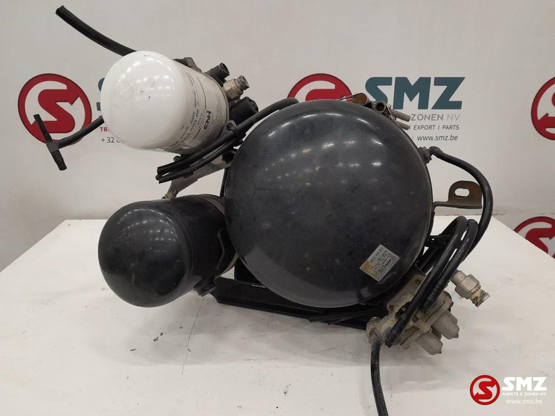 MAN Occ luchtdroger + luchtketels 35L en 4L MAN - قطع الغيار - شاحنة: صور 4 MAN Occ luchtdroger + luchtketels 35L en 4L MAN - قطع الغيار - شاحنة: صور 4