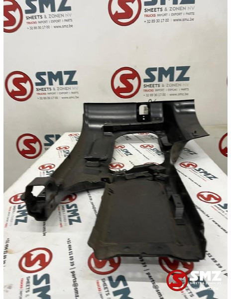 Mercedes-Benz Bumperhoek metaal mercedes actros mp2/3 - ركن مصد السيارة - شاحنة: صور 4 Mercedes-Benz Bumperhoek metaal mercedes actros mp2/3 - ركن مصد السيارة - شاحنة: صور 4