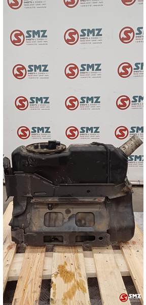 Mercedes-Benz Occ AdBluetank 25L + AdBlueniveausensor Mercedes - نظام الوقود - شاحنة: صور 2 Mercedes-Benz Occ AdBluetank 25L + AdBlueniveausensor Mercedes - نظام الوقود - شاحنة: صور 2