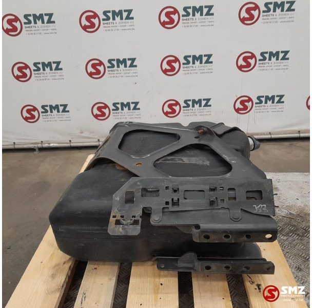 Mercedes-Benz Occ AdBluetank 60L + AdBlueniveausensor Mercedes - نظام الوقود - شاحنة: صور 5 Mercedes-Benz Occ AdBluetank 60L + AdBlueniveausensor Mercedes - نظام الوقود - شاحنة: صور 5