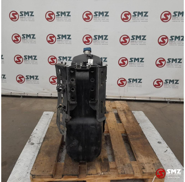 Mercedes-Benz Occ AdBluetank 60L + AdBlueniveausensor Mercedes - نظام الوقود - شاحنة: صور 4 Mercedes-Benz Occ AdBluetank 60L + AdBlueniveausensor Mercedes - نظام الوقود - شاحنة: صور 4