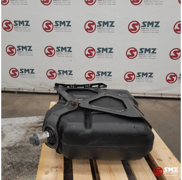 Mercedes-Benz Occ AdBluetank 60L + AdBlueniveausensor Mercedes - نظام الوقود - شاحنة: صور 2 Mercedes-Benz Occ AdBluetank 60L + AdBlueniveausensor Mercedes - نظام الوقود - شاحنة: صور 2