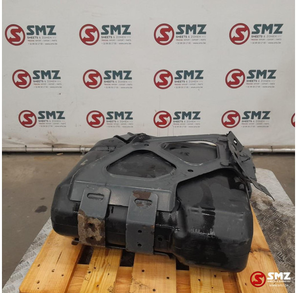 Mercedes-Benz Occ AdBluetank 60L + Adblueniveausensor Mercedes - نظام الوقود - شاحنة: صور 3 Mercedes-Benz Occ AdBluetank 60L + Adblueniveausensor Mercedes - نظام الوقود - شاحنة: صور 3