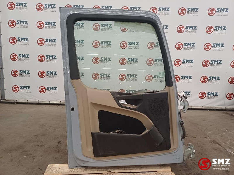 Mercedes-Benz Occ Deur links Actros MP4 - باب و قطع الغيار - شاحنة: صور 2 Mercedes-Benz Occ Deur links Actros MP4 - باب و قطع الغيار - شاحنة: صور 2