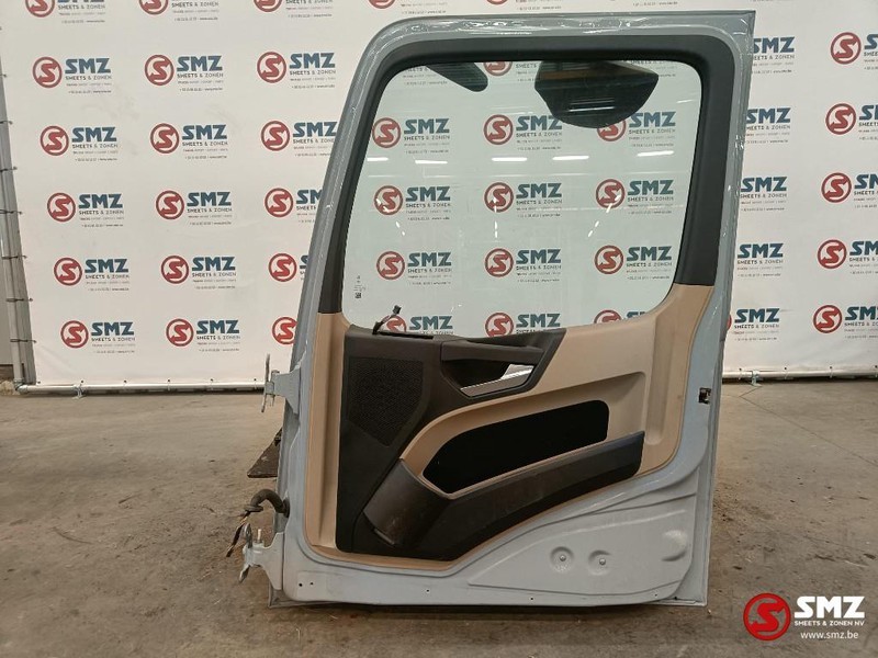 Mercedes-Benz Occ Deur rechts Actros MP4 - باب و قطع الغيار - شاحنة: صور 2 Mercedes-Benz Occ Deur rechts Actros MP4 - باب و قطع الغيار - شاحنة: صور 2