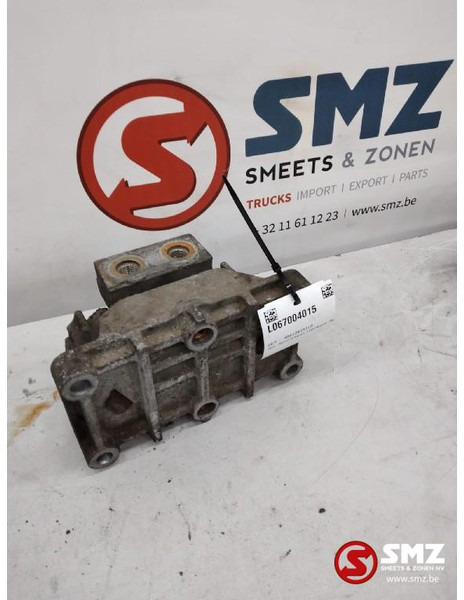 Mercedes-Benz Occ Motorsteun voorkant Actros MP1 - كرسي مكينة - شاحنة: صور 1 Mercedes-Benz Occ Motorsteun voorkant Actros MP1 - كرسي مكينة - شاحنة: صور 1