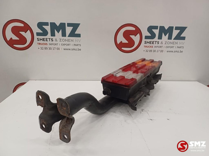 Mercedes-Benz Occ achterlicht rechts + steun Mercedes - الضوء الخلفي - شاحنة: صور 3 Mercedes-Benz Occ achterlicht rechts + steun Mercedes - الضوء الخلفي - شاحنة: صور 3