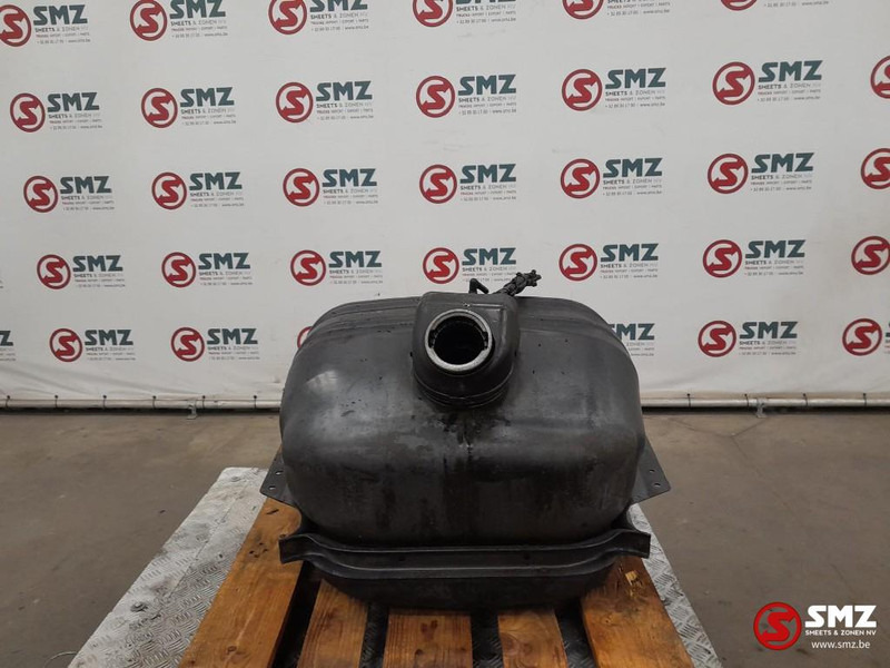 Mercedes-Benz Occ brandstoftank 125L Mercedes - خزان وقود - شاحنة: صور 1 Mercedes-Benz Occ brandstoftank 125L Mercedes - خزان وقود - شاحنة: صور 1