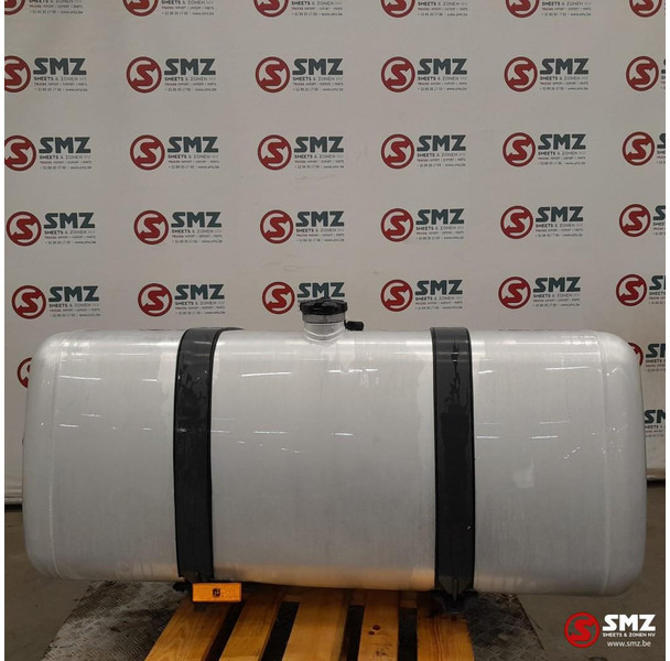 Mercedes-Benz Occ brandstoftank 630L + brandstofniveausensor Mer - خزان وقود - شاحنة: صور 1 Mercedes-Benz Occ brandstoftank 630L + brandstofniveausensor Mer - خزان وقود - شاحنة: صور 1