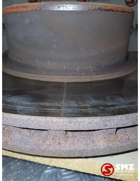 Mercedes-Benz Occ remschijf + wielnaafflens vooras Mercedes - أقراص الفرامل - شاحنة: صور 3 Mercedes-Benz Occ remschijf + wielnaafflens vooras Mercedes - أقراص الفرامل - شاحنة: صور 3