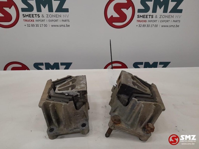 Mercedes-Benz Occ set motorsteunen Mercedes Actros 1831 A9412415 - كرسي مكينة - شاحنة: صور 3 Mercedes-Benz Occ set motorsteunen Mercedes Actros 1831 A9412415 - كرسي مكينة - شاحنة: صور 3