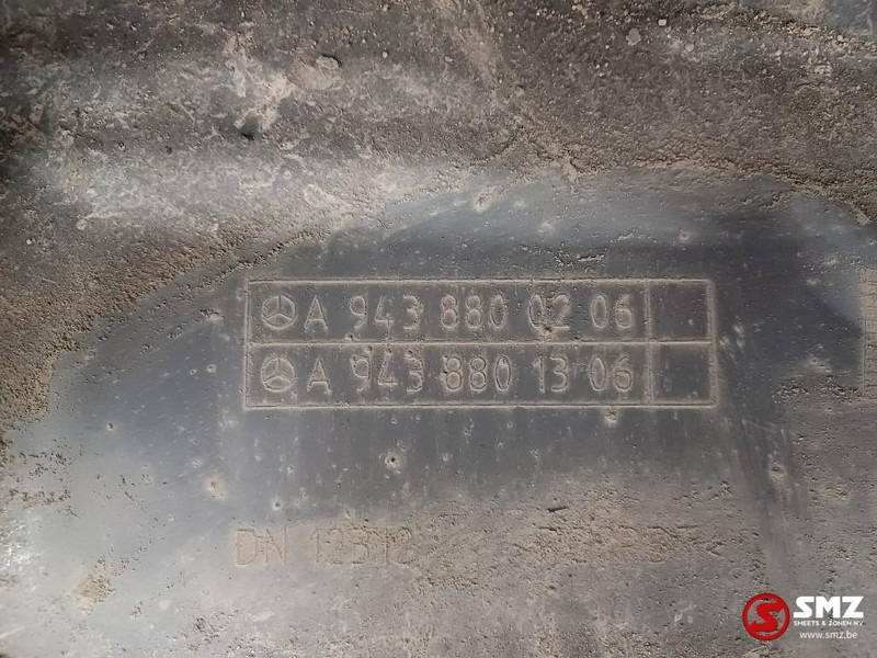 Mercedes-Benz Occ spatbord + spatbordbeugel Econic rechtsachtera - قطع الغيار - شاحنة: صور 5 Mercedes-Benz Occ spatbord + spatbordbeugel Econic rechtsachtera - قطع الغيار - شاحنة: صور 5