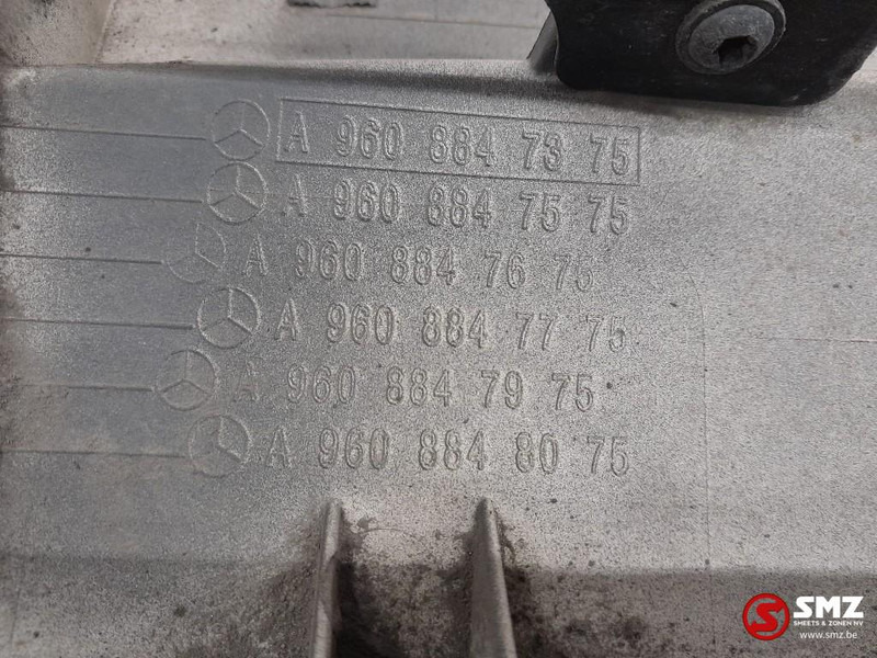 Mercedes-Benz Occ spatbordverlenger rechts Mercedes - هيكل السيارة الخارجية - شاحنة: صور 3 Mercedes-Benz Occ spatbordverlenger rechts Mercedes - هيكل السيارة الخارجية - شاحنة: صور 3