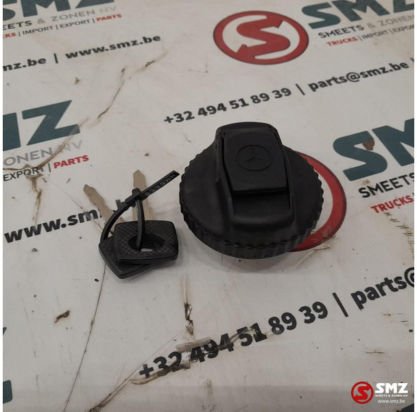 Mercedes-Benz Tankdop met sleutel Mercedes - نظام الوقود - شاحنة: صور 1 Mercedes-Benz Tankdop met sleutel Mercedes - نظام الوقود - شاحنة: صور 1
