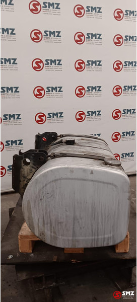 Renault Occ brandstoftank 415L + steunen Renault - خزان وقود - شاحنة: صور 4 Renault Occ brandstoftank 415L + steunen Renault - خزان وقود - شاحنة: صور 4