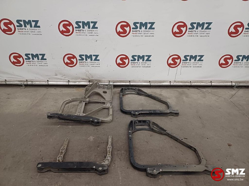 Renault Occ set sideskirt steunen Renault - الإطار / الشاسيه - شاحنة: صور 1 Renault Occ set sideskirt steunen Renault - الإطار / الشاسيه - شاحنة: صور 1