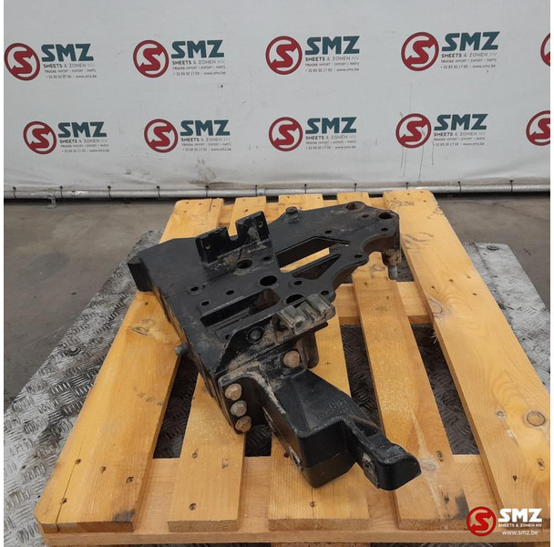 Renault Occ voorbumperbeugel rechts Renault - الإطار / الشاسيه - شاحنة: صور 2 Renault Occ voorbumperbeugel rechts Renault - الإطار / الشاسيه - شاحنة: صور 2