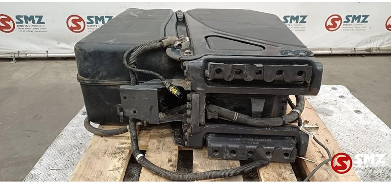 Scania Occ AdBluetank 105L Scania - نظام الوقود - شاحنة: صور 3 Scania Occ AdBluetank 105L Scania - نظام الوقود - شاحنة: صور 3