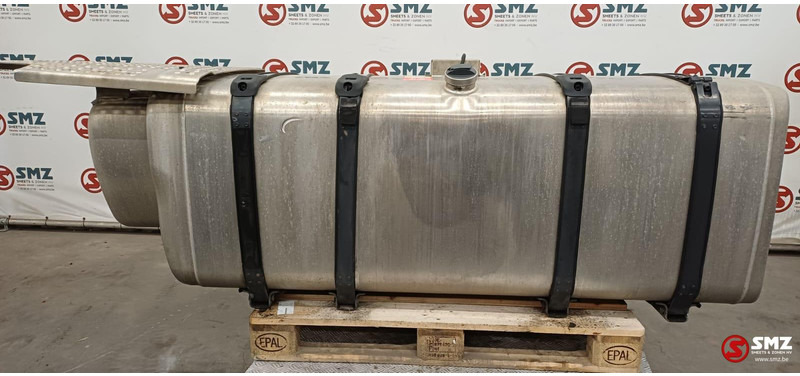 Scania Occ brandstoftank 950L Scania - خزان وقود - شاحنة: صور 1 Scania Occ brandstoftank 950L Scania - خزان وقود - شاحنة: صور 1