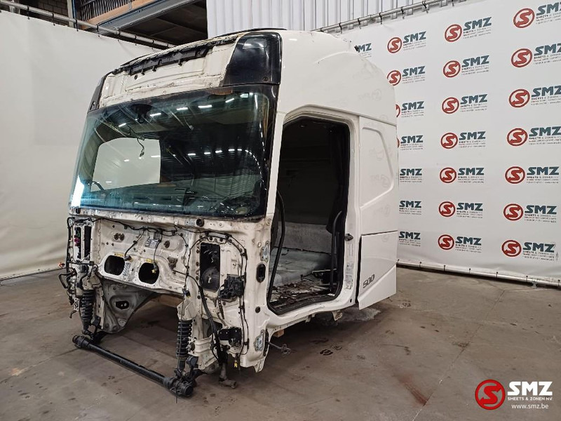 Volvo Occ Cabine Volvo FH4 met schade - الكابينة والداخلية - شاحنة: صور 2 Volvo Occ Cabine Volvo FH4 met schade - الكابينة والداخلية - شاحنة: صور 2