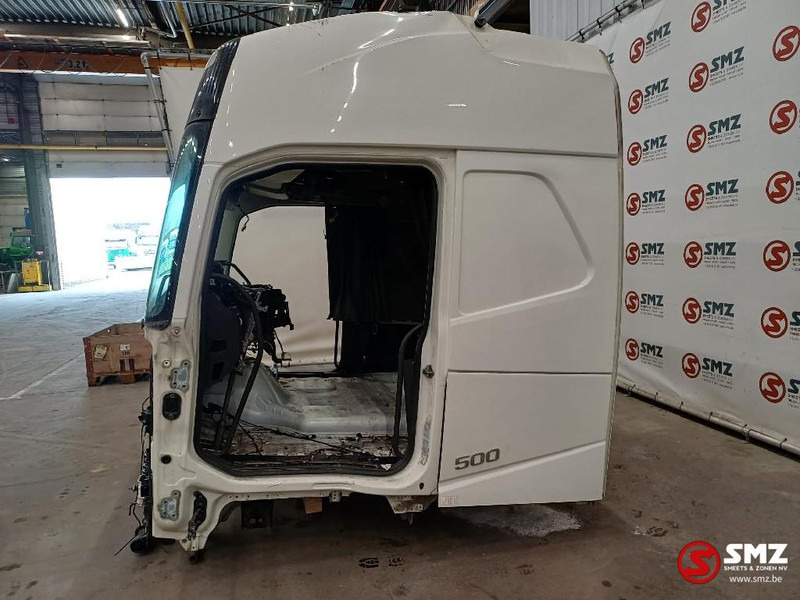 Volvo Occ Cabine Volvo FH4 met schade - الكابينة والداخلية - شاحنة: صور 4 Volvo Occ Cabine Volvo FH4 met schade - الكابينة والداخلية - شاحنة: صور 4