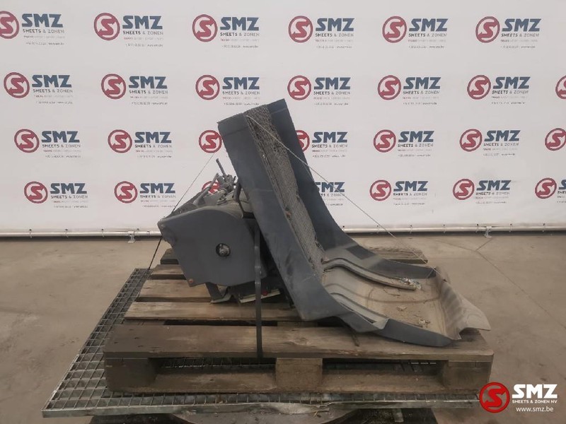 Volvo Occ Spatbord links met luchtketel Volvo FM9 - درابزين - شاحنة: صور 3 Volvo Occ Spatbord links met luchtketel Volvo FM9 - درابزين - شاحنة: صور 3