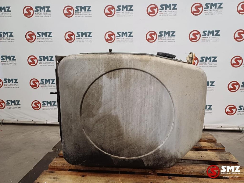 Volvo Occ brandstoftank 300L met steunen Volvo - خزان وقود - شاحنة: صور 4 Volvo Occ brandstoftank 300L met steunen Volvo - خزان وقود - شاحنة: صور 4