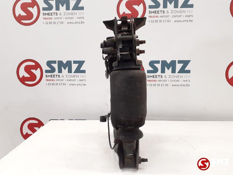 Volvo Occ cabineschokdemper + bevestiging rechts Volvo - امتصاص الصدمات - شاحنة: صور 3 Volvo Occ cabineschokdemper + bevestiging rechts Volvo - امتصاص الصدمات - شاحنة: صور 3