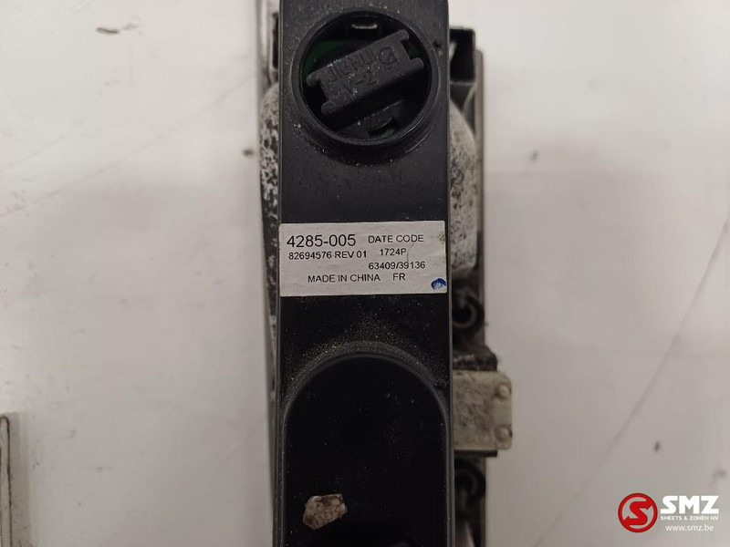 Volvo Occ set cabineverlichting deur + dak + binnen L/R - الكابينة والداخلية - شاحنة: صور 3 Volvo Occ set cabineverlichting deur + dak + binnen L/R - الكابينة والداخلية - شاحنة: صور 3