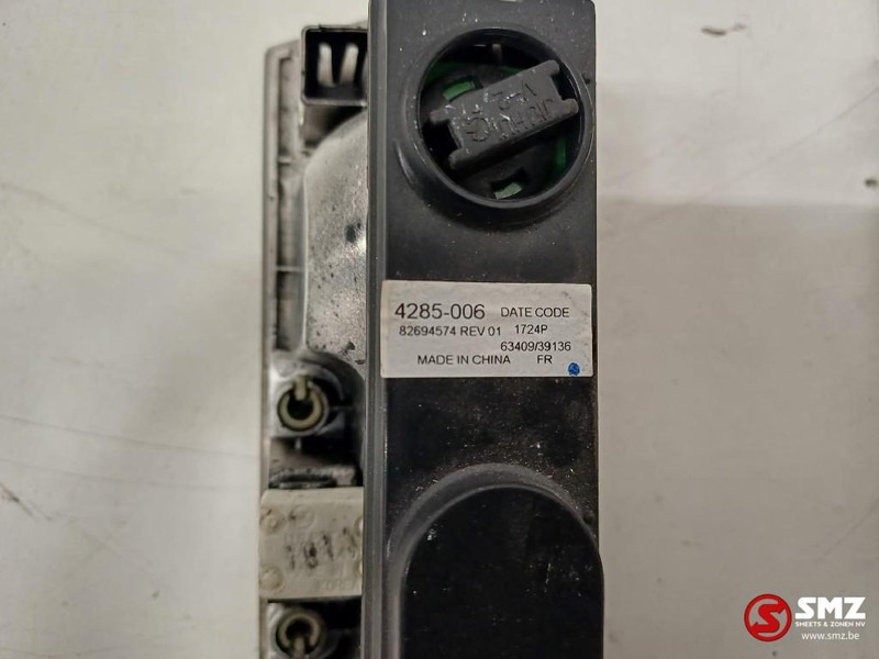 Volvo Occ set cabineverlichting deur + dak + binnen L/R - الكابينة والداخلية - شاحنة: صور 4 Volvo Occ set cabineverlichting deur + dak + binnen L/R - الكابينة والداخلية - شاحنة: صور 4